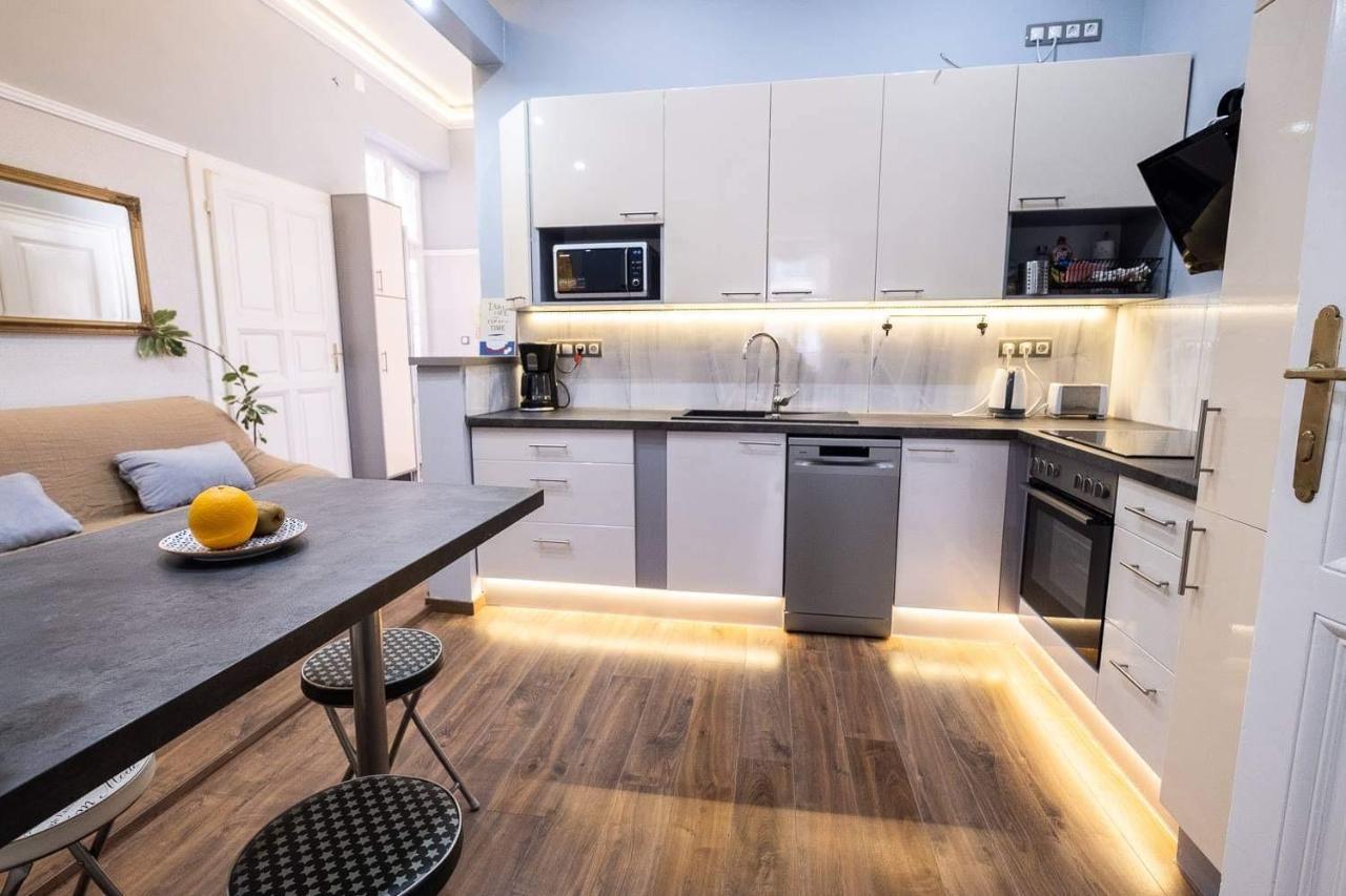 V6 Apartment By Small Home Budapest Exteriör bild
