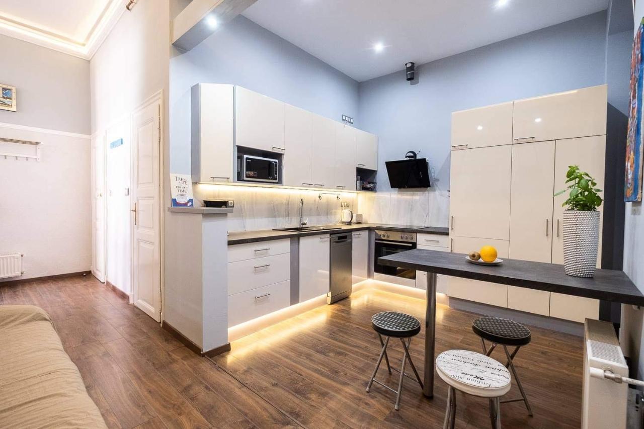 V6 Apartment By Small Home Budapest Exteriör bild